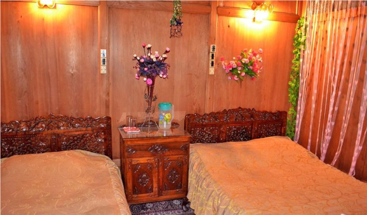 מלון Srīnagar De Laila House Boat By Sterling מראה חיצוני תמונה