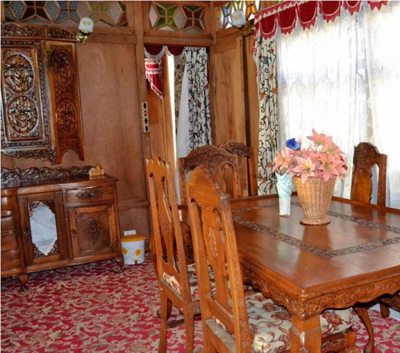 מלון Srīnagar De Laila House Boat By Sterling מראה חיצוני תמונה