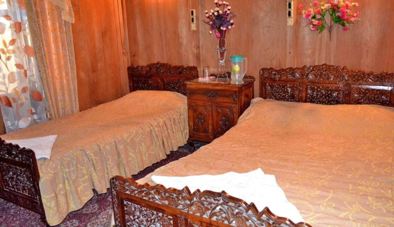 מלון Srīnagar De Laila House Boat By Sterling מראה חיצוני תמונה