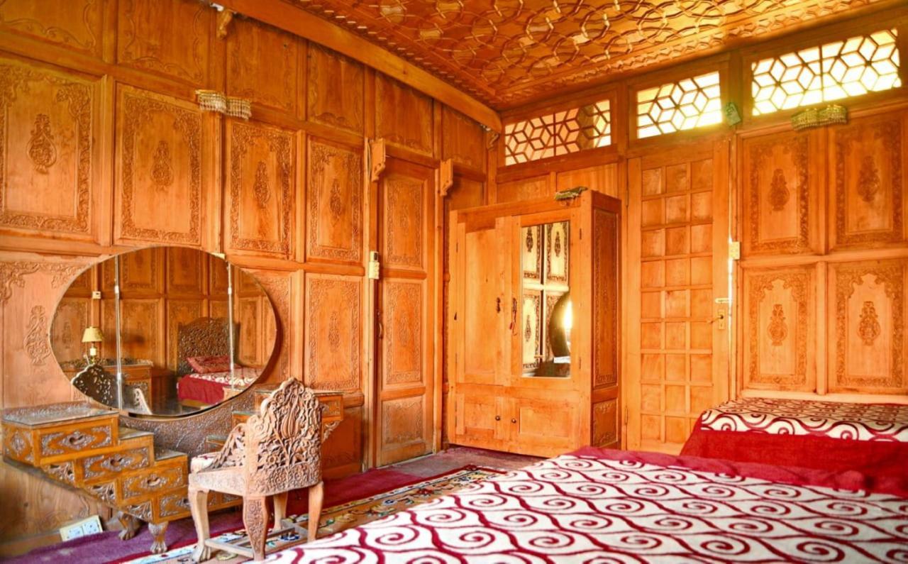 מלון Srīnagar De Laila House Boat By Sterling מראה חיצוני תמונה