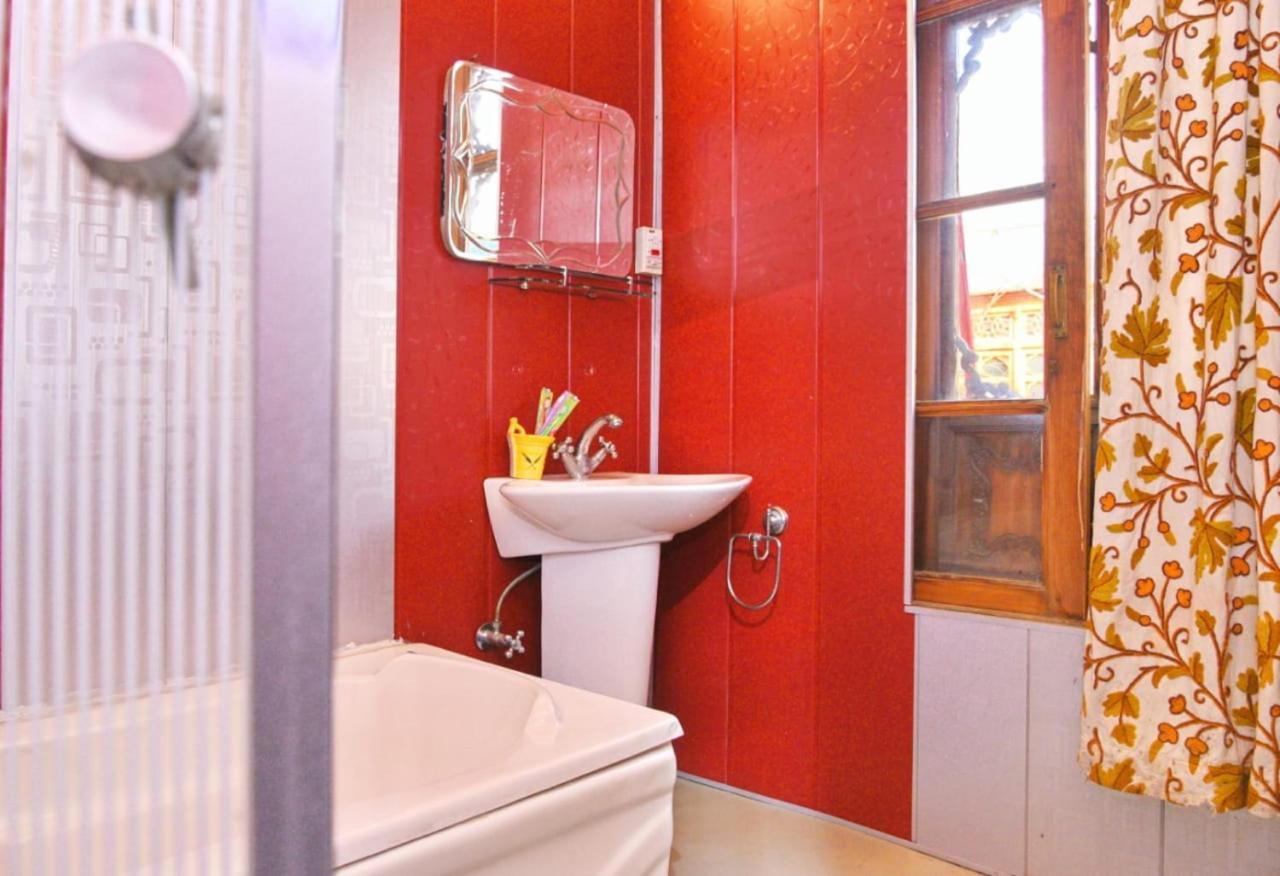 מלון Srīnagar De Laila House Boat By Sterling מראה חיצוני תמונה